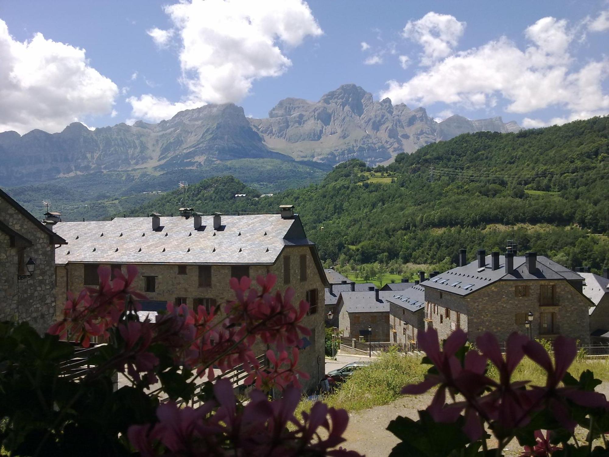 Vistas Espectaculares, Wifi Y Parking Daire El Pueyo de Jaca Dış mekan fotoğraf